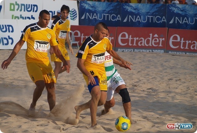 אדם לם הבקיע את הראשון לנתניה